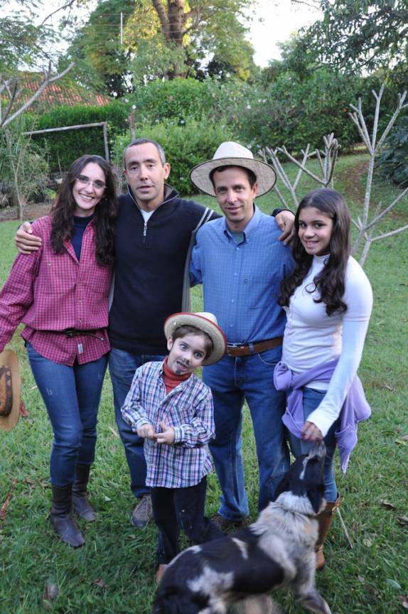 Com a Néia, Jorge, Maria Júlia e Lucca, na fazenda em Ribeirão Preto - SP